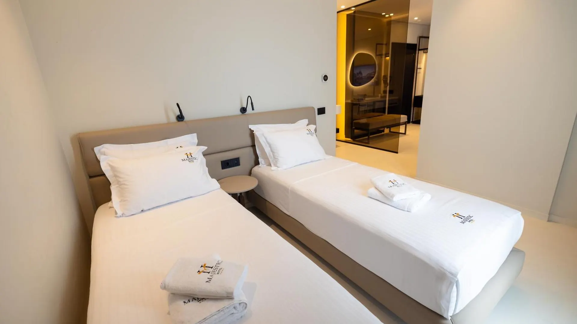 Hotel Majestic Radhimë