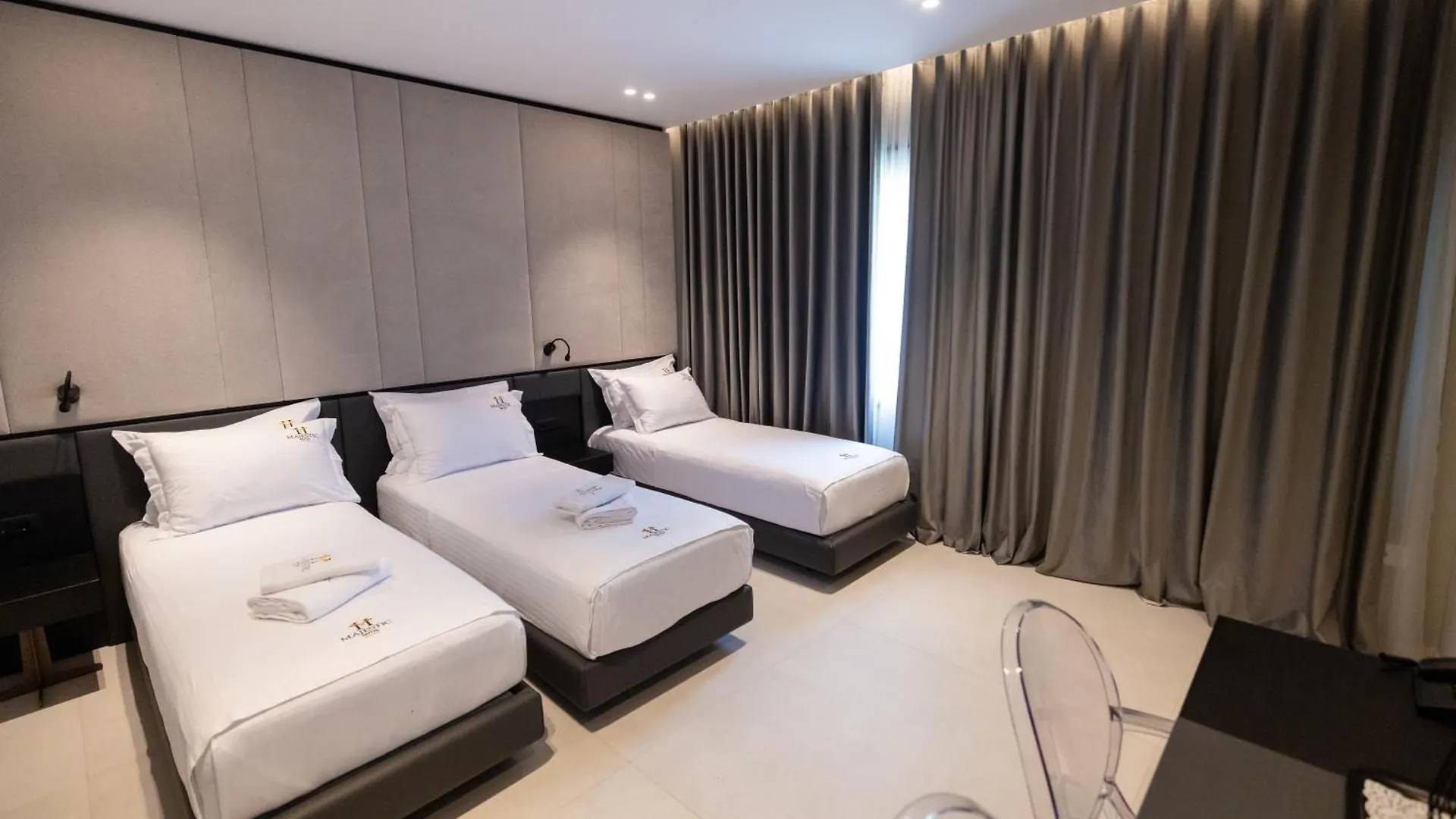 Hotel Majestic Radhimë 4*,  Albanie