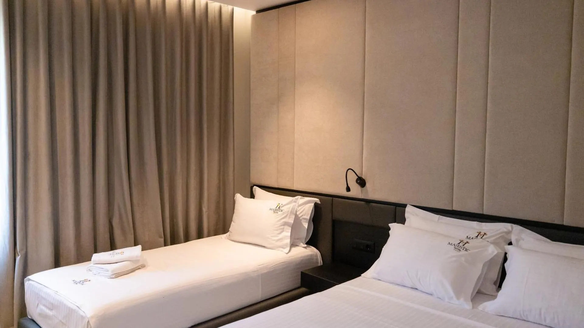 Hotel Majestic Radhimë 4*,